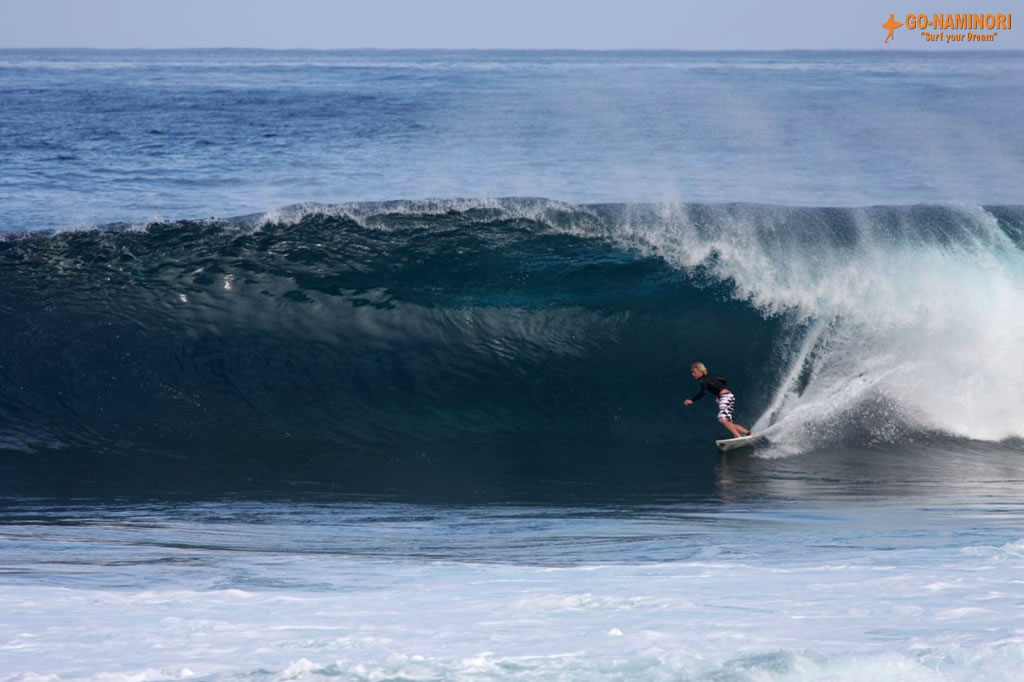 ハワイの壁紙 On The Surf World サーフィン John John Florence Backdoor Hawaii Hawaii プラスハワイ