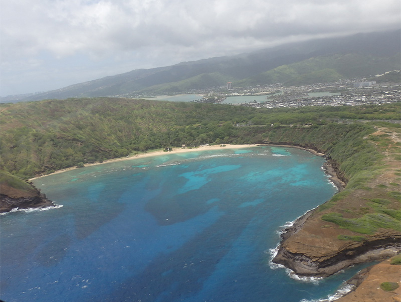 観光客のハナウマ・ベイへのアクセスに新システムを導入